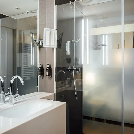 Townhouse 4*
