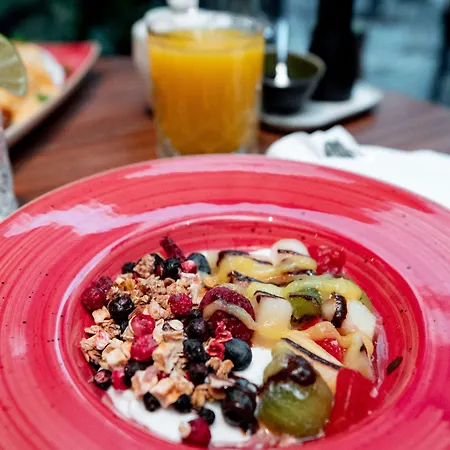 Townhouse Aparthotel 4*