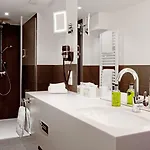 Townhouse 4*