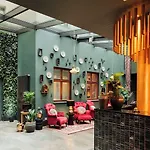 Townhouse 4*
