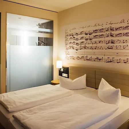 Townhouse Aparthotel 4*