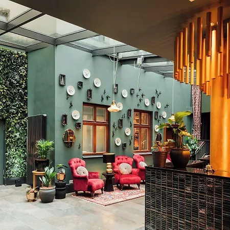 Townhouse 4*