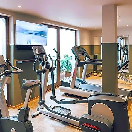 Townhouse Apartahotel 4*