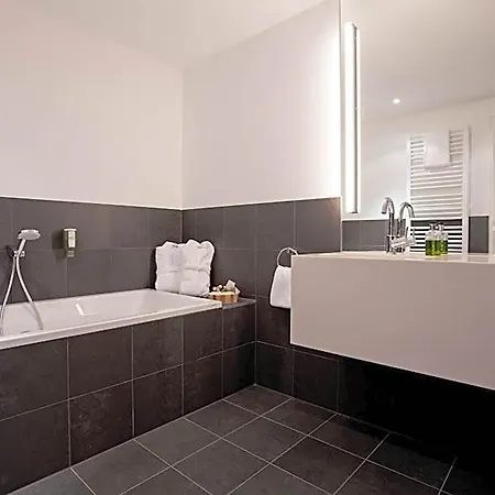 Townhouse Apartahotel 4*