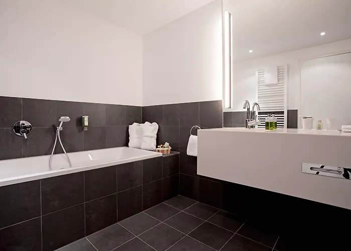 Townhouse لبسيا